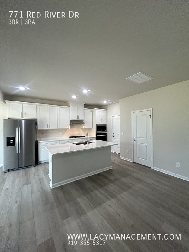 Building Photo - 771 Red River Dr
