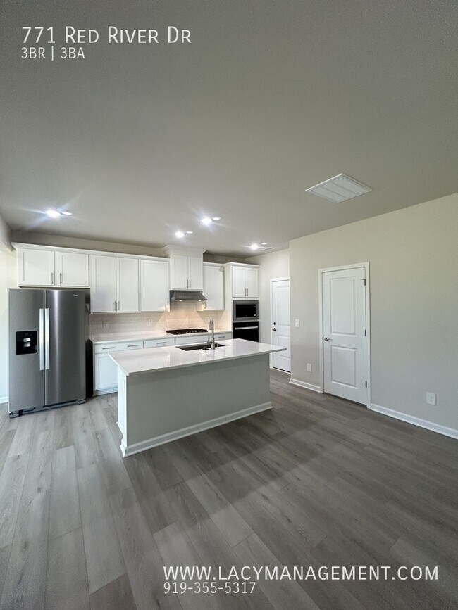 Foto del edificio - 771 Red River Dr