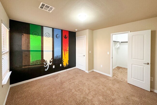 Foto del edificio - Stunning 5BD, 2 1/2 BTH Home Seconds away from John Kilpatrick Turnpike in YUKON!