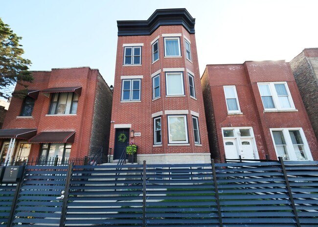 Building Photo - 2323 W Grenshaw St