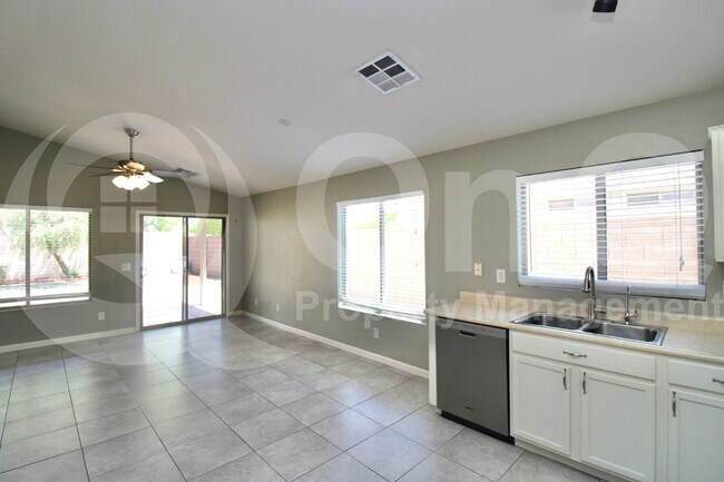 Building Photo - 35115 N Bandolier Dr
