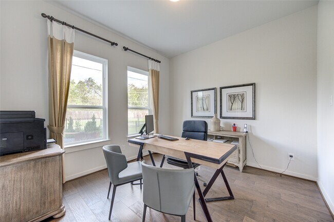 Building Photo - 1931 Pueblo Nuevo Path