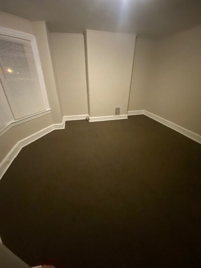 Foto del edificio - Spacious 2 Bedroom Apartment