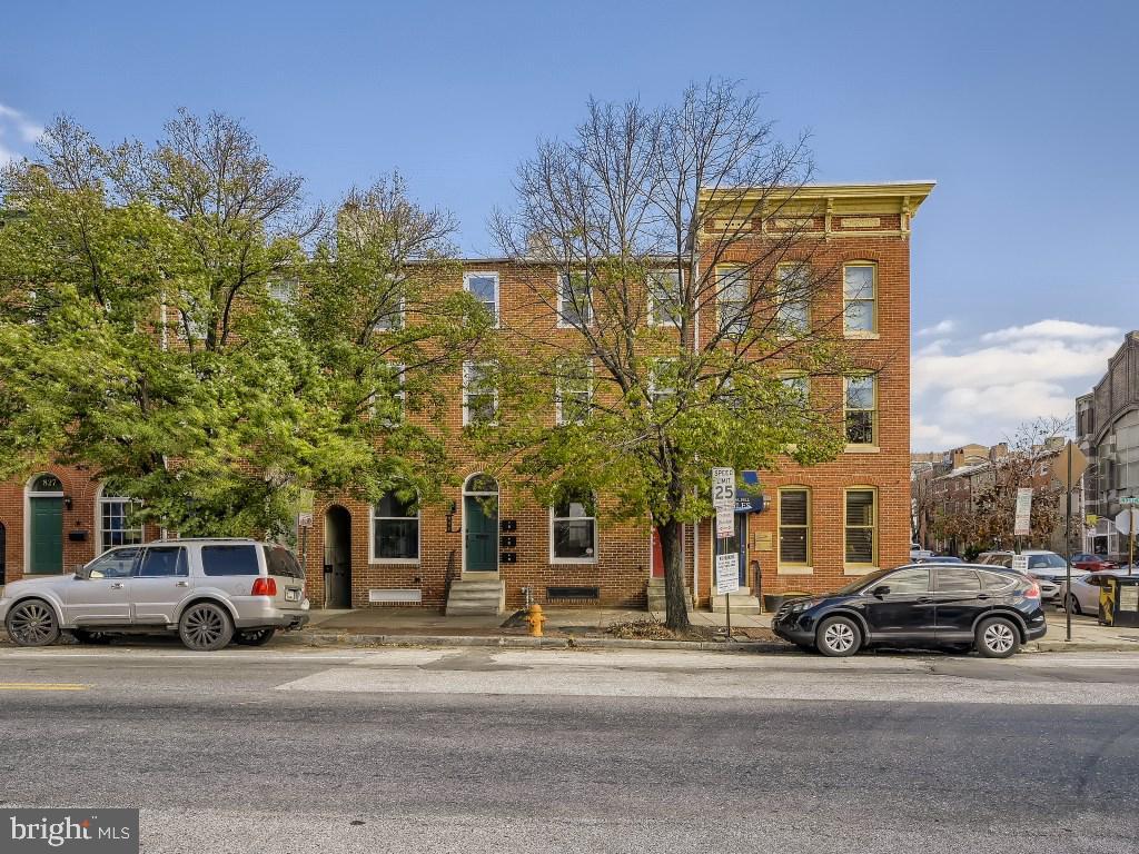 Primary Photo - 833 Light St