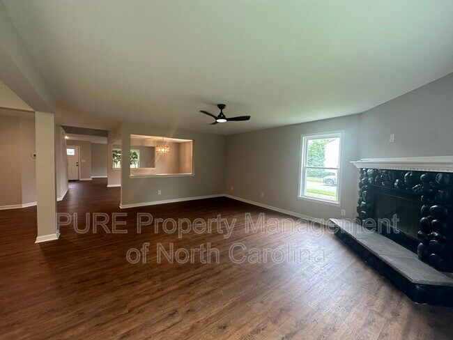 Foto del edificio - 5709 Hammermill Dr