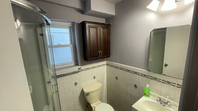 Building Photo - 548 Beach 65th St