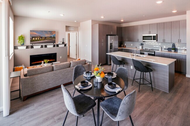 Living Space - Overlook at Keystone Canyon