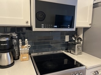 Building Photo - 40 Grove St