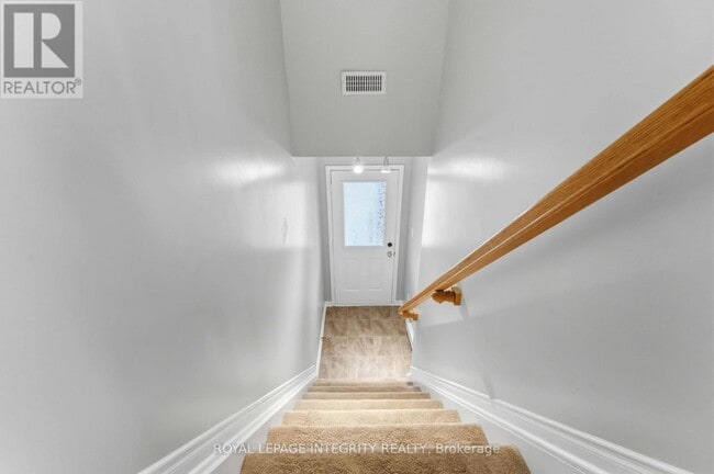 Building Photo - 314 Tivoli Private