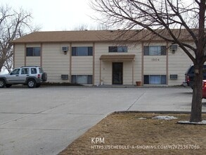 Building Photo - 1504 Sioux Ave