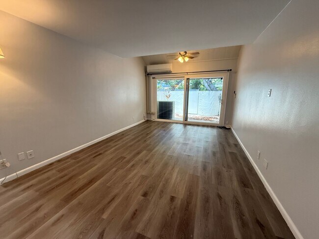 Foto del edificio - Village Green in Hawaii Kai 3 bedroom 2 ba...