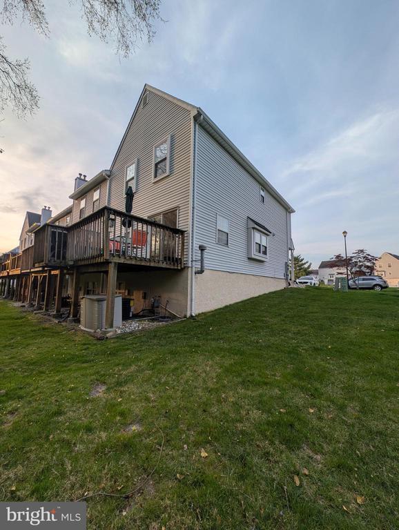 Foto del edificio - 609 Hartland Ct