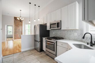 Building Photo - 132 Lincoln St