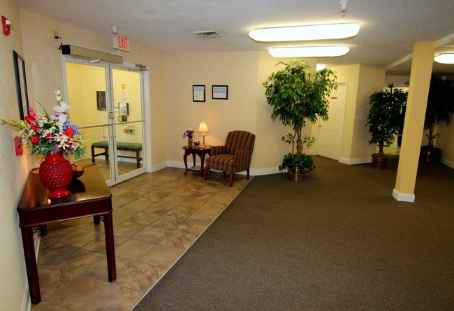 Foto del edificio - Glen Forest Senior Apartments