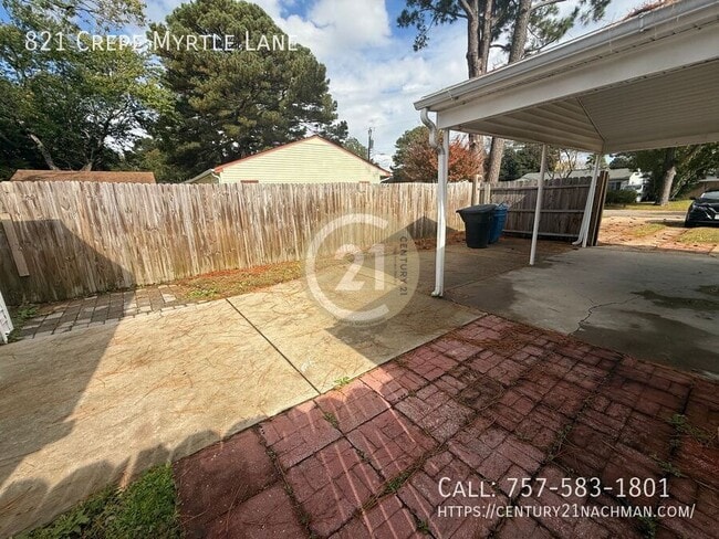 Building Photo - 821 Crepe Myrtle Ln