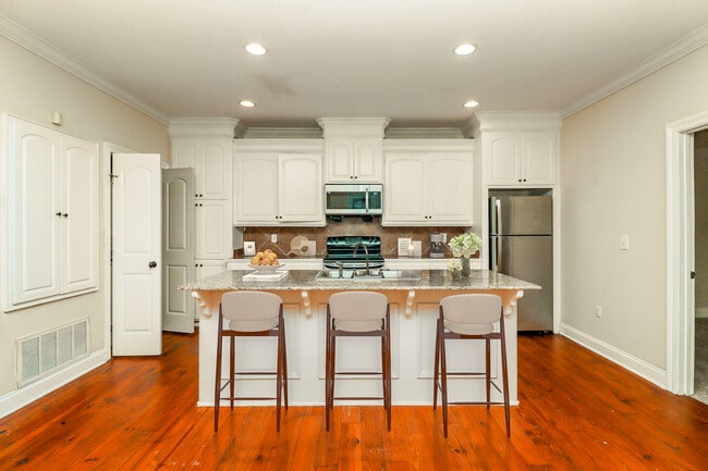 Building Photo - The Bellstone