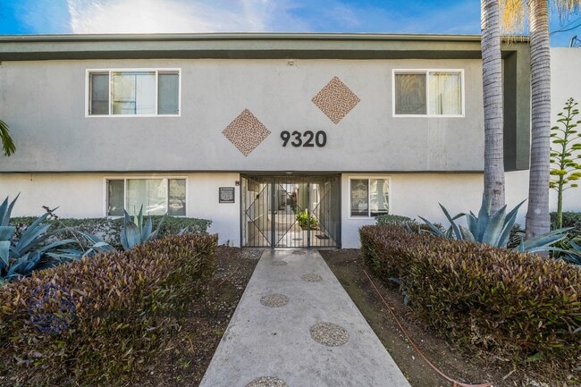 Building Photo - Elm Vista