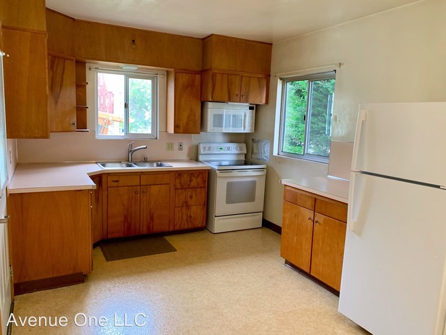 Building Photo - 2 br, 1.5 bath House - 3416 Alamo Pl S.