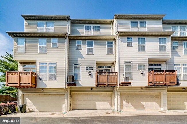 Foto del edificio - 986 Harrison Cir
