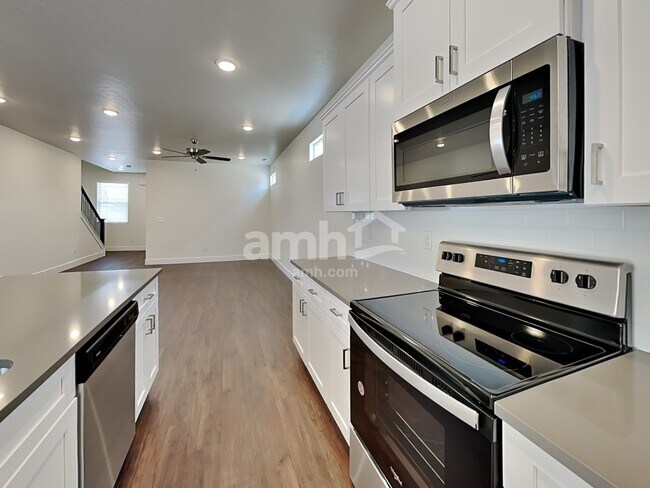 Foto del edificio - 886 N Rivermist Pl