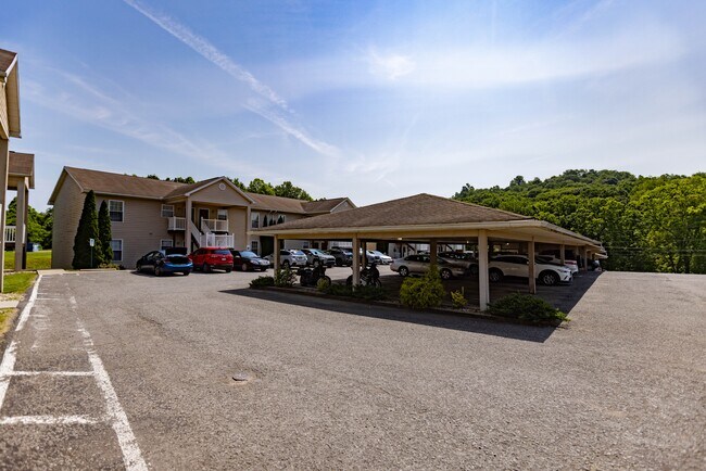 Estacionamiento con viento cruzado - Crosswinds Apartments