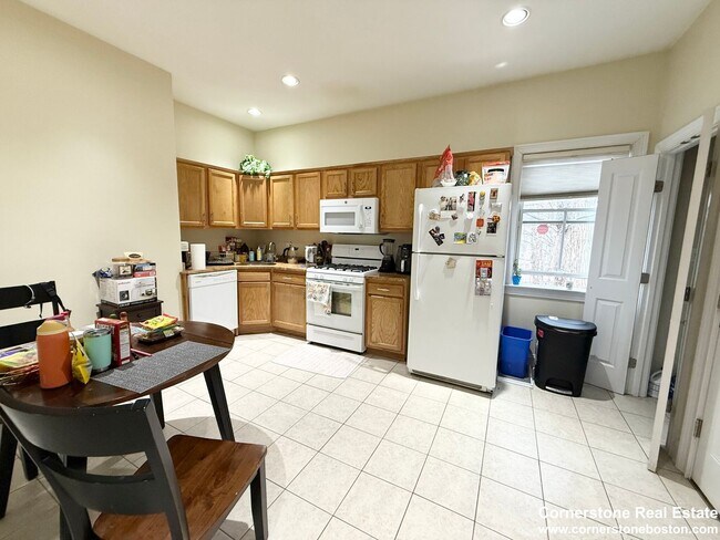 Foto del edificio - Nice and Spacious 2BR in Fort Hill!