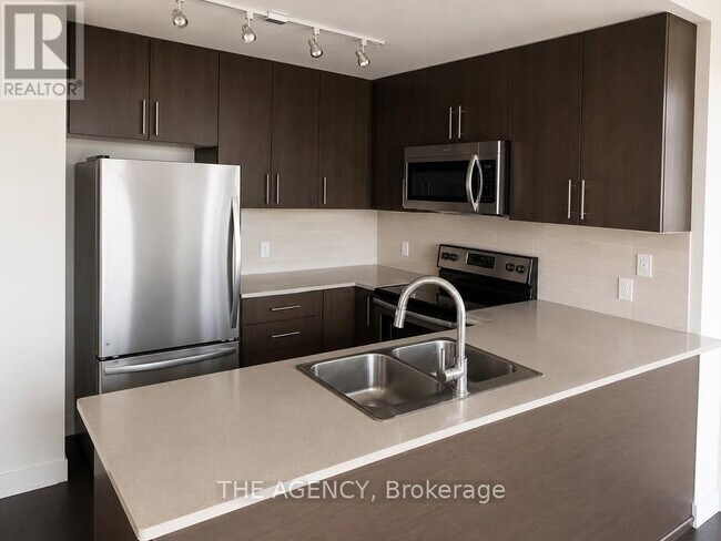 Building Photo - 3985 Grand Park Dr