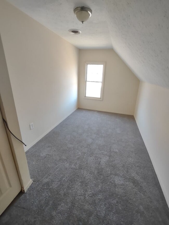 Building Photo - 1459 Ridgewood Ave