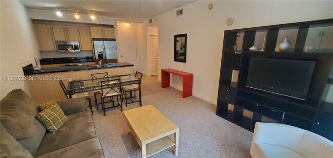 Building Photo - 1111 SW 1st Ave