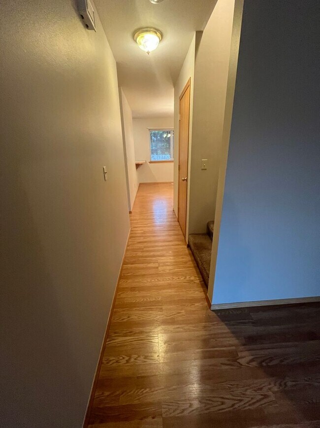 Foto del edificio - 3 Bedroom Tracyton Area Home