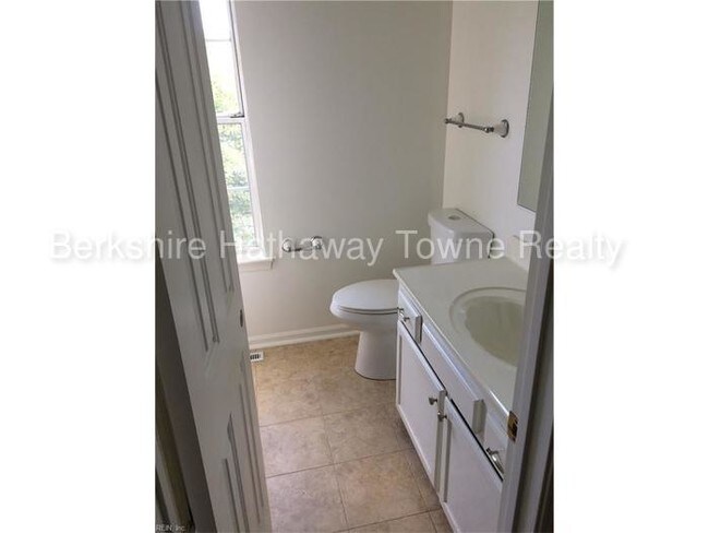 Building Photo - 4853 Strand Dr