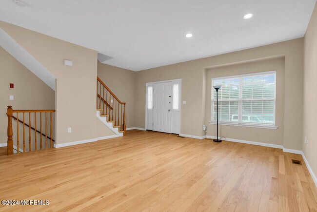 Foto del edificio - 87 Richmond Ct S