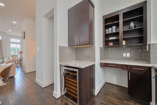 Foto del edificio - 1622 Ovid St