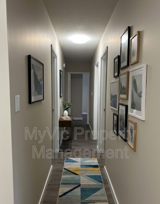 Building Photo - 9120-9149 149 St