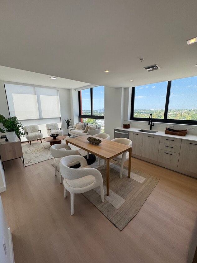 Photo - 137 NW 31st St (Miami, FL)