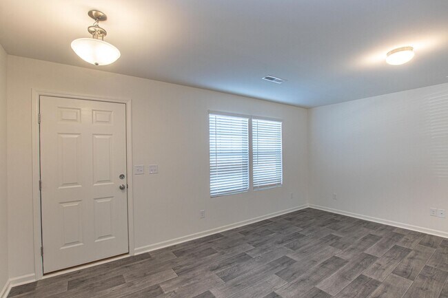 Foto del edificio - Beautiful 4BD/3BTH Single Family Home Minu...