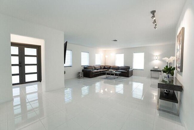 Foto del edificio - 1330 W Terra Mar Dr