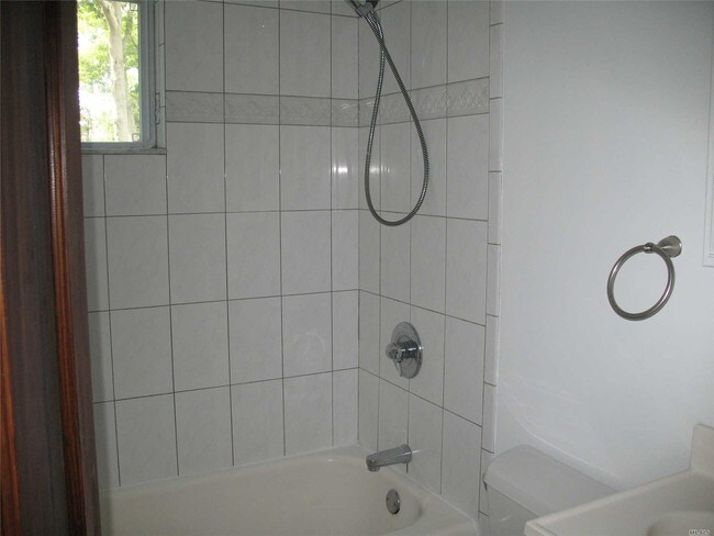 Foto del edificio - 724 Chester Rd