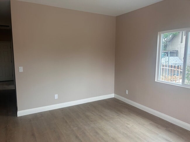 Photo - Moscoy Units Apartment