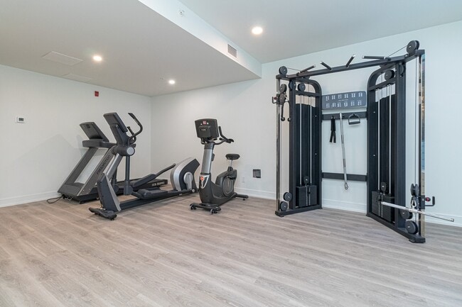 Salle de conditionnement physique - 1652 Store St