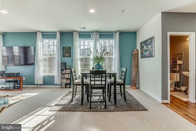 Foto del edificio - 14755 Malloy Ct