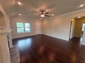 Building Photo - 3072 N Autumn Rose Ave