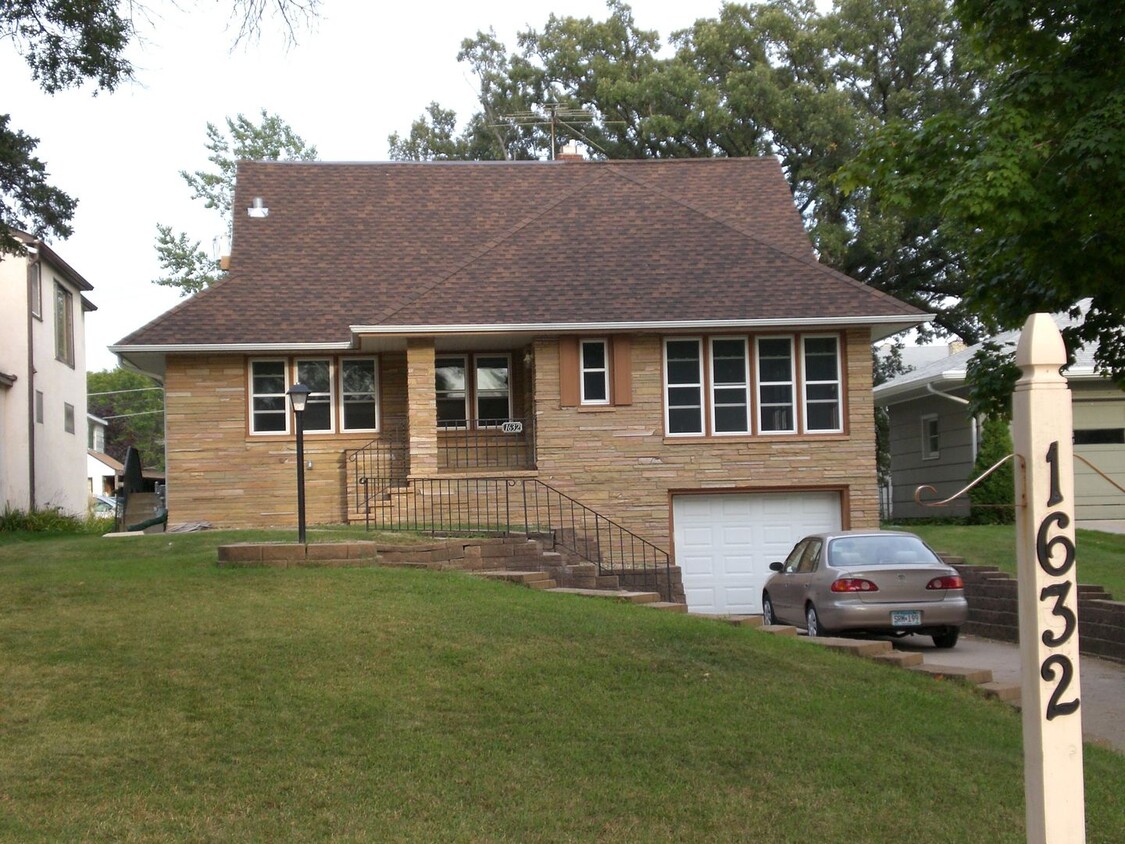 Primary Photo - Enjoy Life on Lake Phalen, 3 bedroom, 2.5 ...