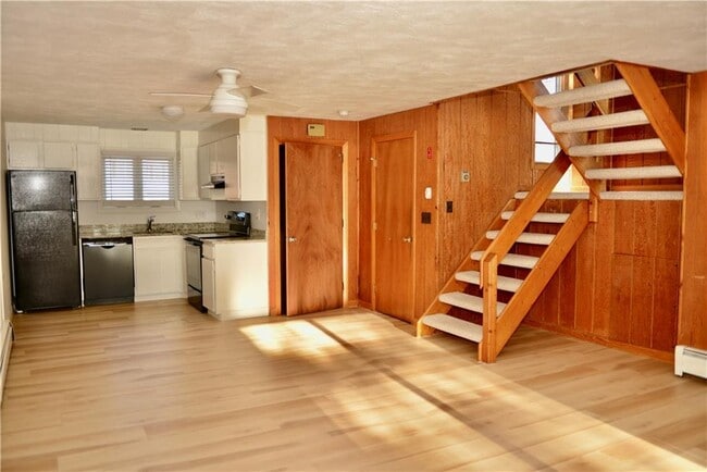 Foto del edificio - 76 Batcheller Ave