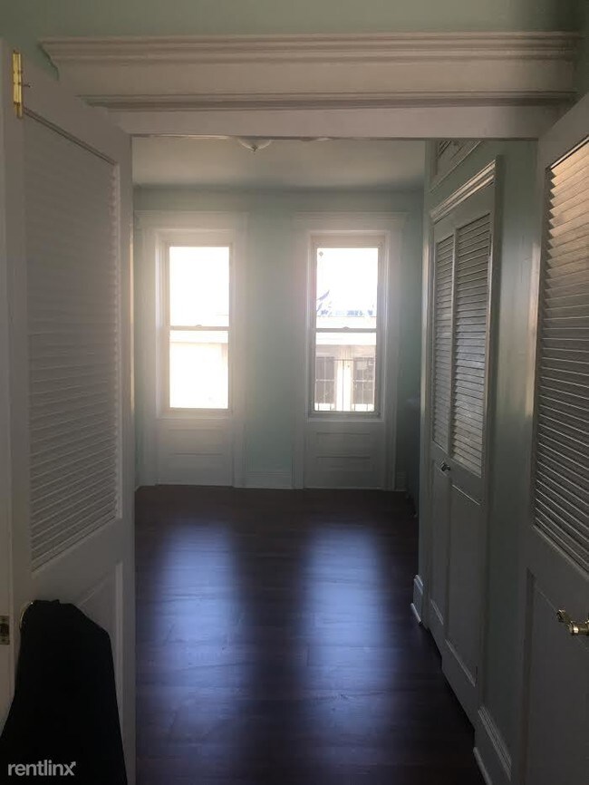 Foto del edificio - 7004 Forest Ave