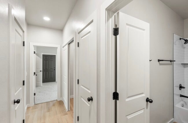 Building Photo - 5130 Brooke Rd