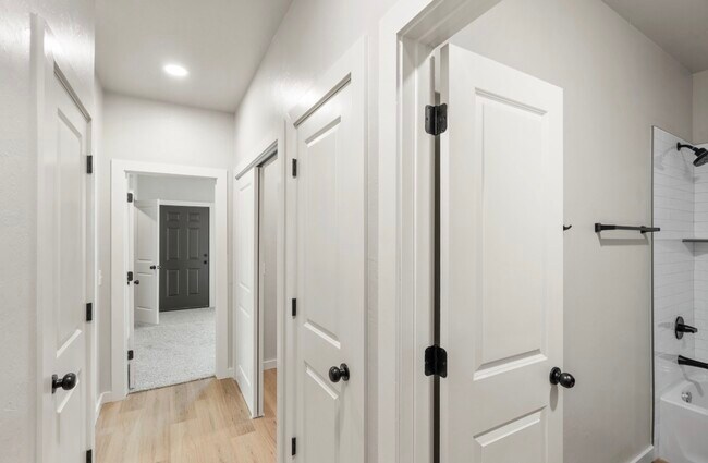 Foto del edificio - 5130 Brooke Rd