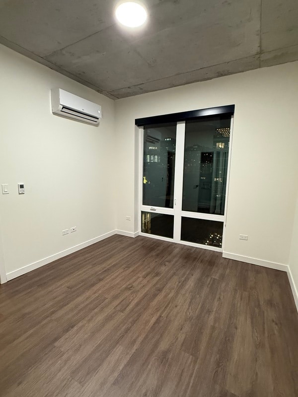 Foto del edificio - 359 W Chicago Ave