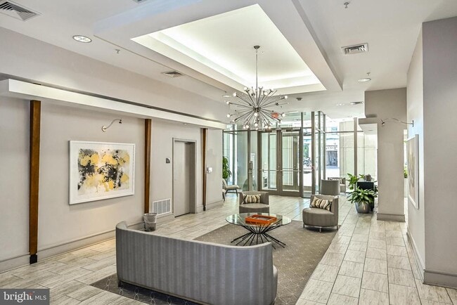 Building Photo - 3600 S Glebe Rd