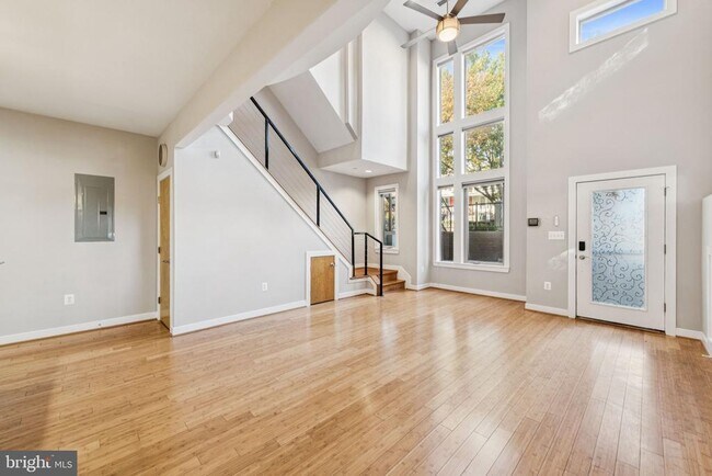 Foto del edificio - 241 R St NE